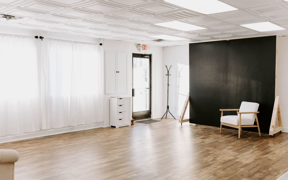 Studio Jane Quaint urban naturally lit photography studio, Lakeville