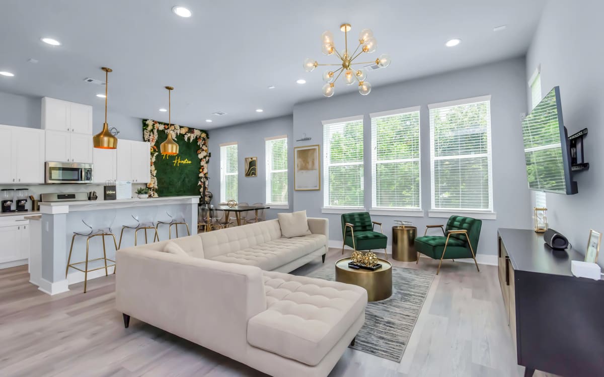 Style Spotlight Townhome, Houston, TX OffSite Peerspace