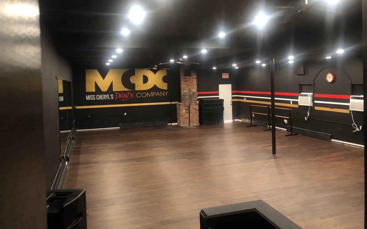 NEWLY RENOVATED STATEN ISLAND EVENT SPACE “2,000 sq ft”, Staten Island