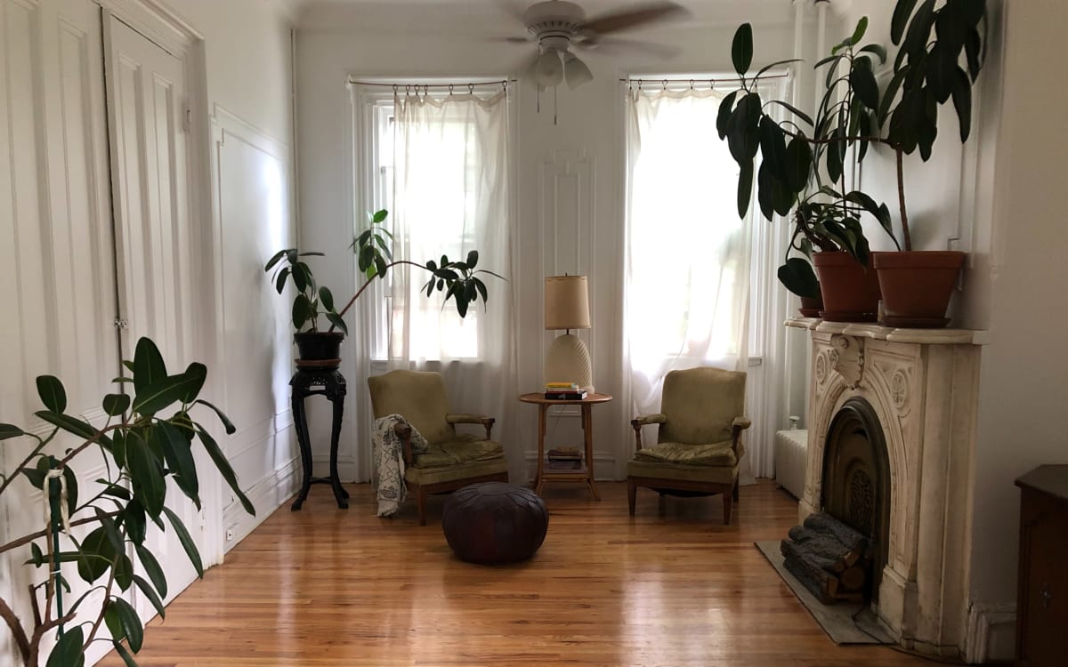 Brooklyn Pre War Apartment, Brooklyn, NY Production Peerspace