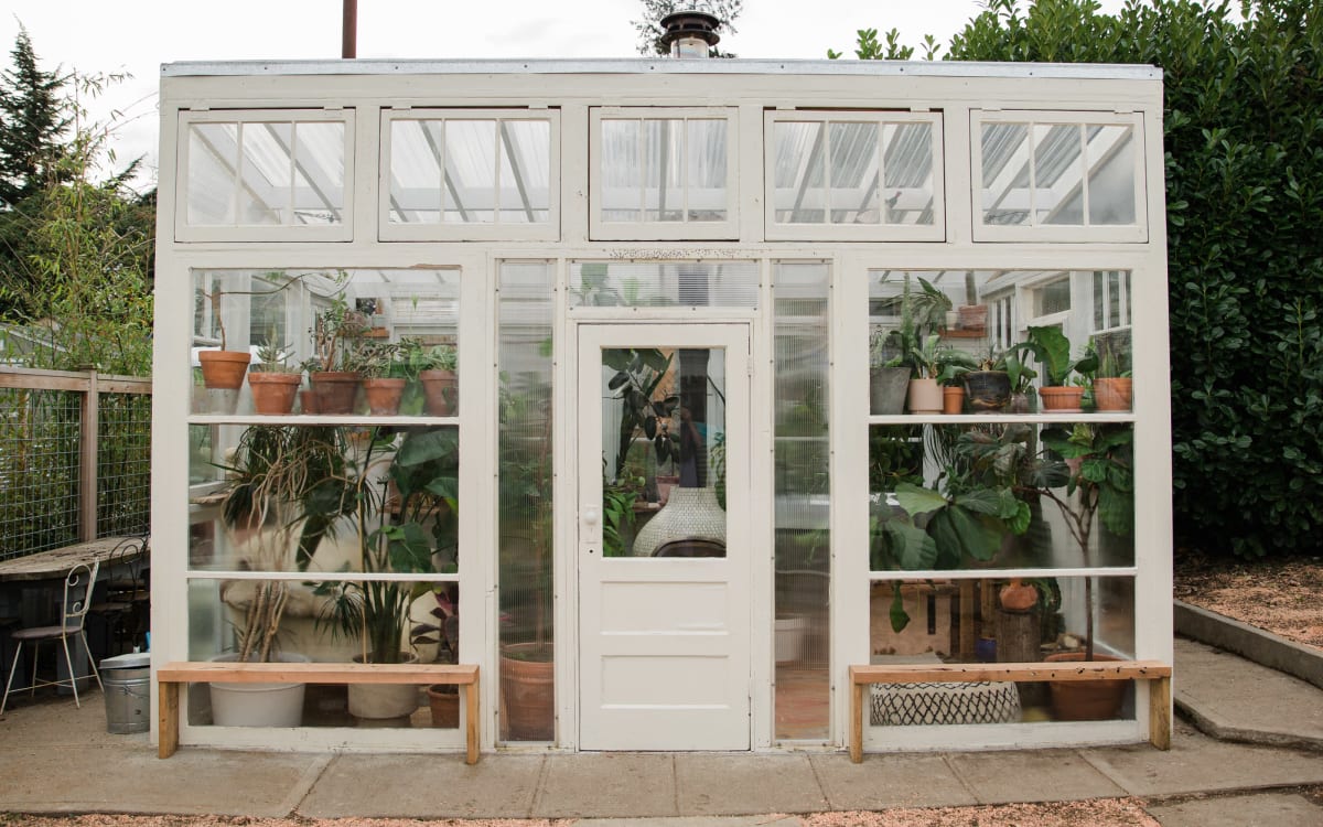 Photo Studio Tropical Greenhouse with Bathtub and Large Backyard