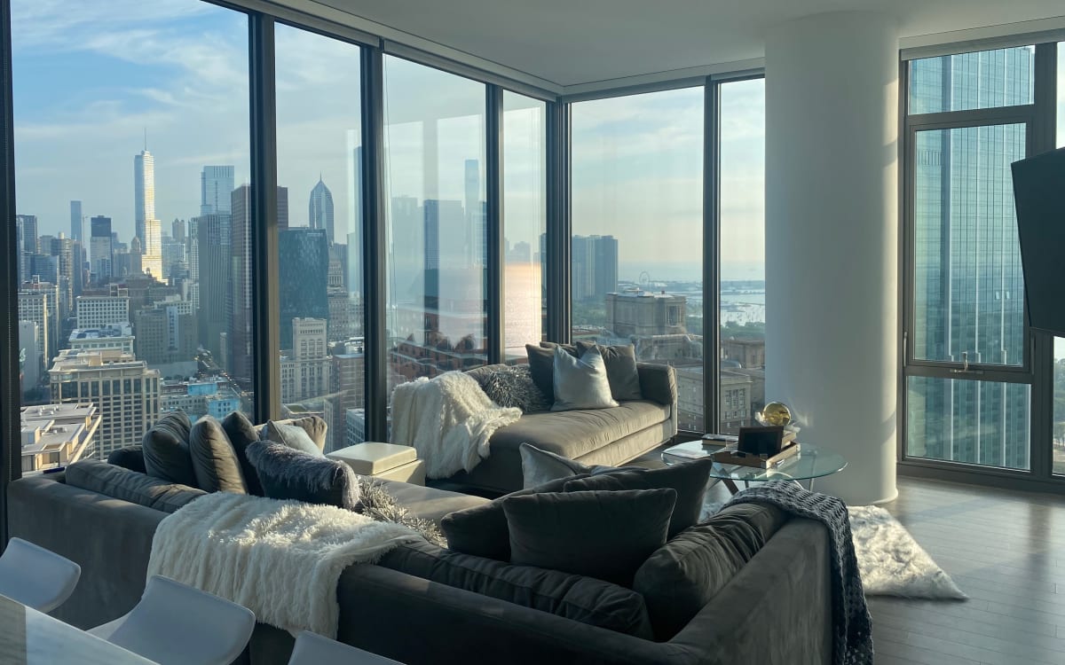 Luxury Downtown Penthouse with Killer Views, Chicago, IL | Production ...