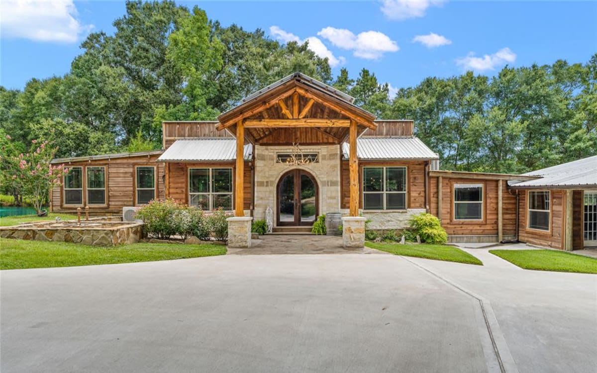 Escape to Rainbow Acres: Where Family Fun Meets Rustic Charm