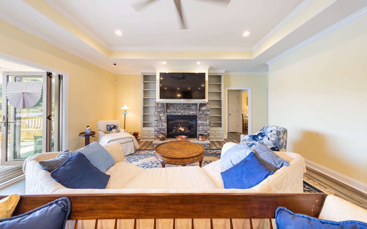 Relaxing Luxury Lakefront Event Home, Jonesboro, GA OffSite Peerspace