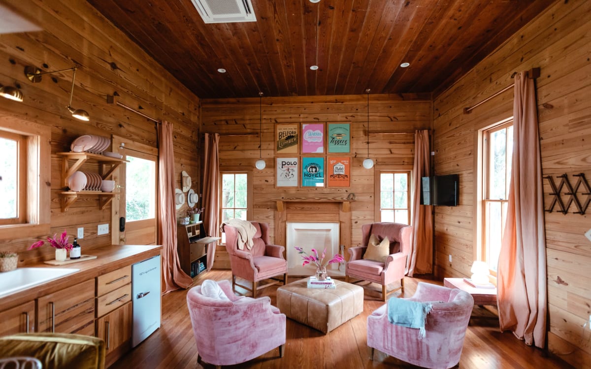 Historic Tiny Home, Walkable to The Square, TX Production