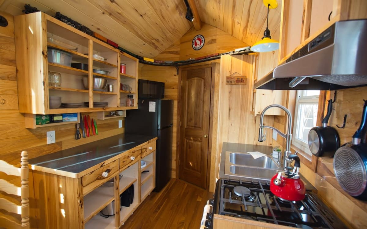 Artisan Tiny Home, Kalispell, MT Production Peerspace