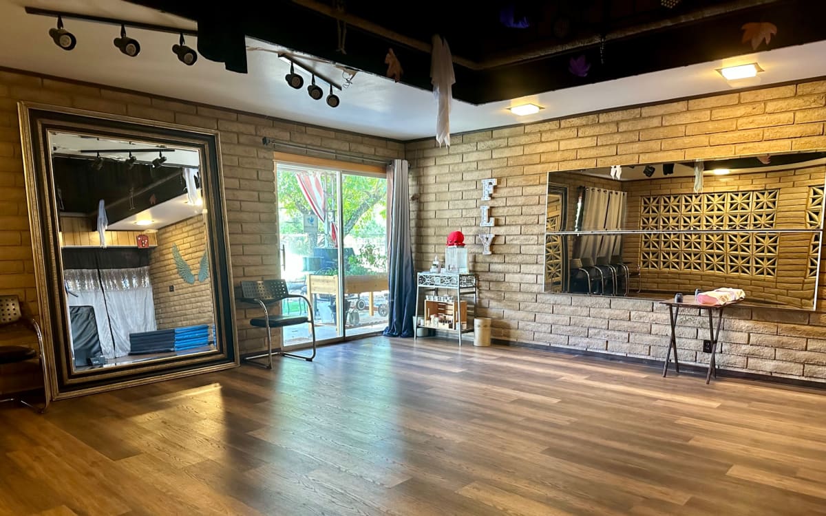 Speakeasy Basement Complete with Vintage Furniture, Mesa, AZ Production Peerspace