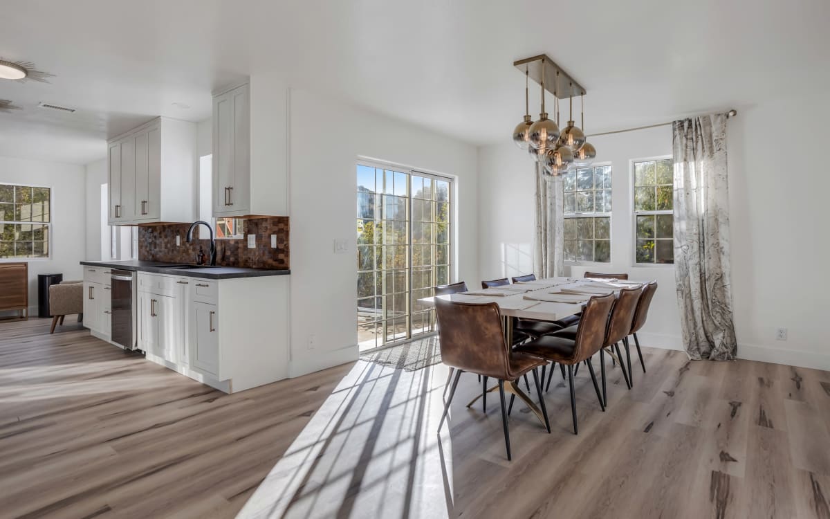 Private Spa Retreat avocado orchard, modern natural design, 2 homes, saltwater pool, hot tub