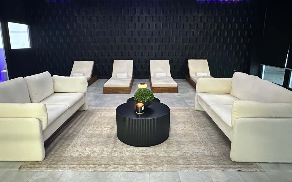 “Ventura Blvd Modern Studio with LED Lighting”, Tarzana, CA Event