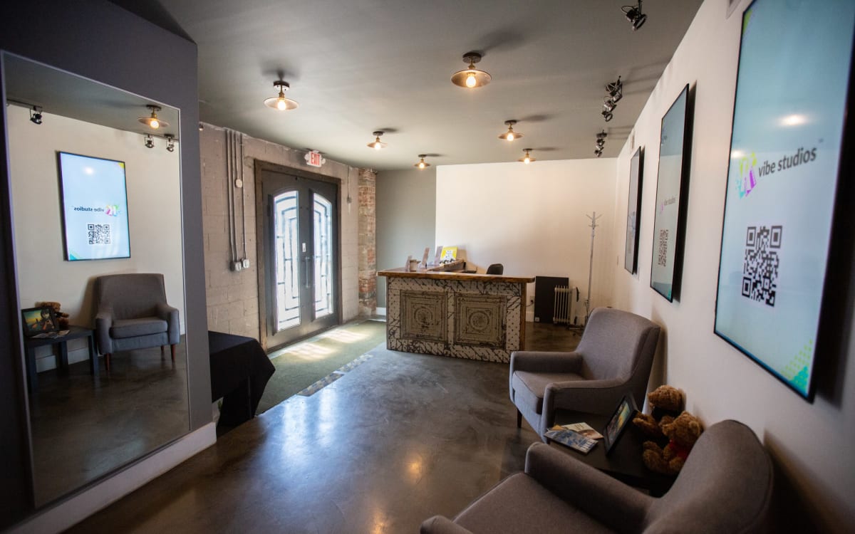 Dynamic Venue for Networking Events, Parties, Art Gallery Showings, and