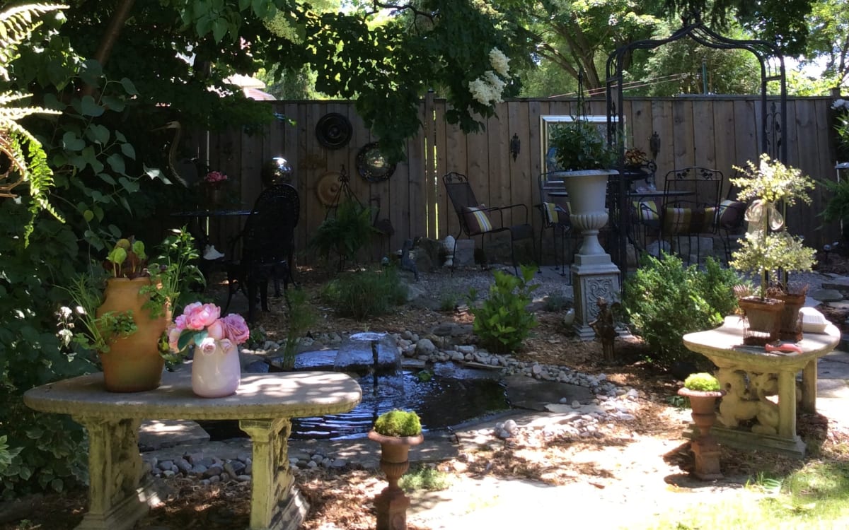 1854 Stone Cutters Cottage Heritage Home Photo & Film, Dundas