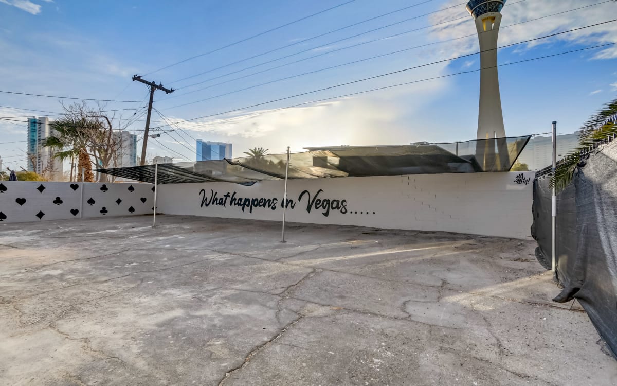 ULTRA LUXURY 5 BEDROOM HOME 3 BLOCKS OFF THE LAS VEGAS STRIP, las vegas