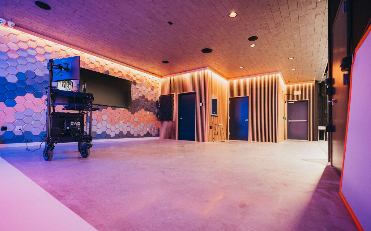 Large photography studio with lounge, hackensack, NJ Production