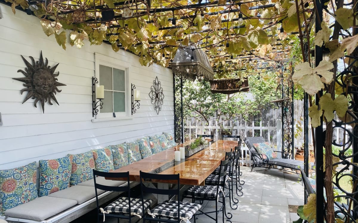 Citrus Executive Farmhouse Downtown + Lovely Yard + Summer Stocktank