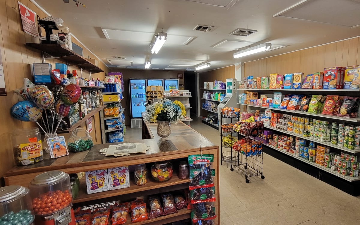 Retro Liquor Store Set, Van Nuys, CA Production Peerspace