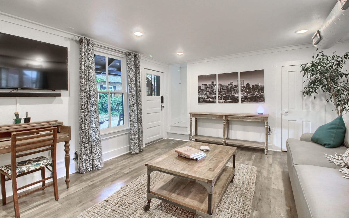 Denver Classic & Cozy Carriage House, Denver, CO Production Peerspace