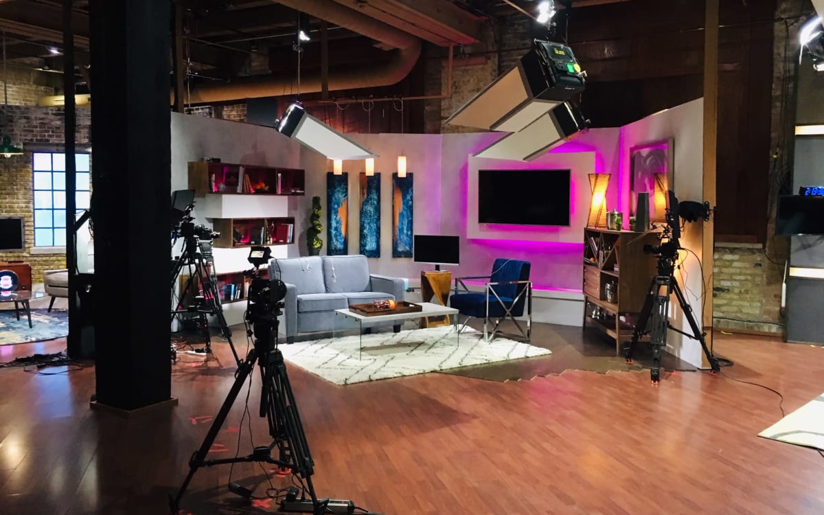 Downtown studio Full use of all 3 sets for live stream or recorded
