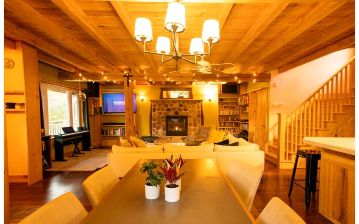 Unleash Your Creativity at Our Captivating Cottage, Wiarton OffSite