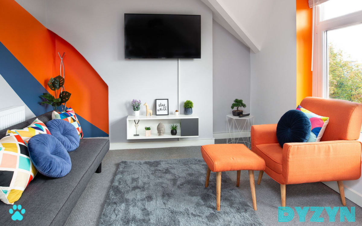 Quirky 1 Bed Loft Apartment in City Center location, Cardiff OffSite