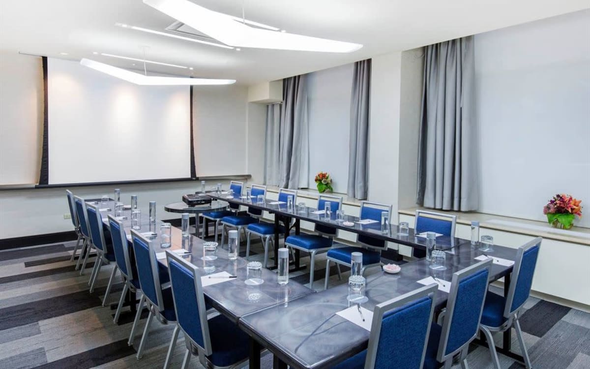 Mag Mile Hotel Event Space (Michigan II), Chicago, IL OffSite Peerspace