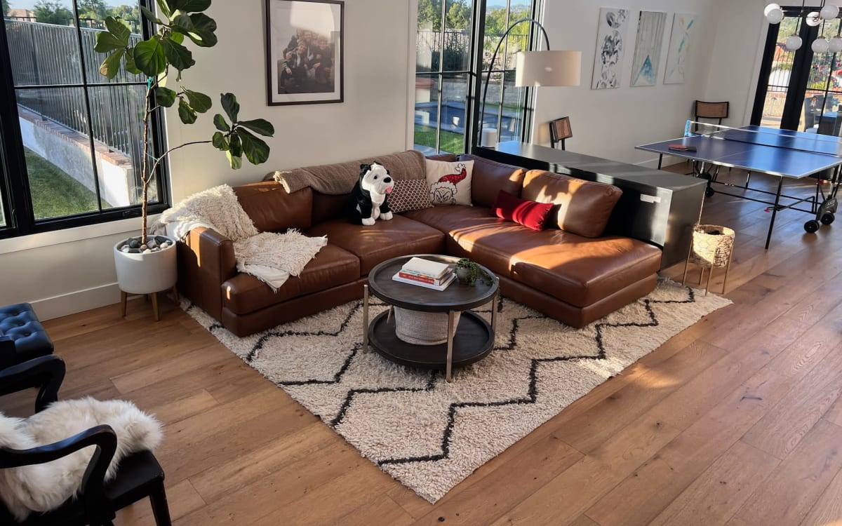 Spacious Living Area, Large Chef's Kitchen, Oversize Pool, Jacuzzi