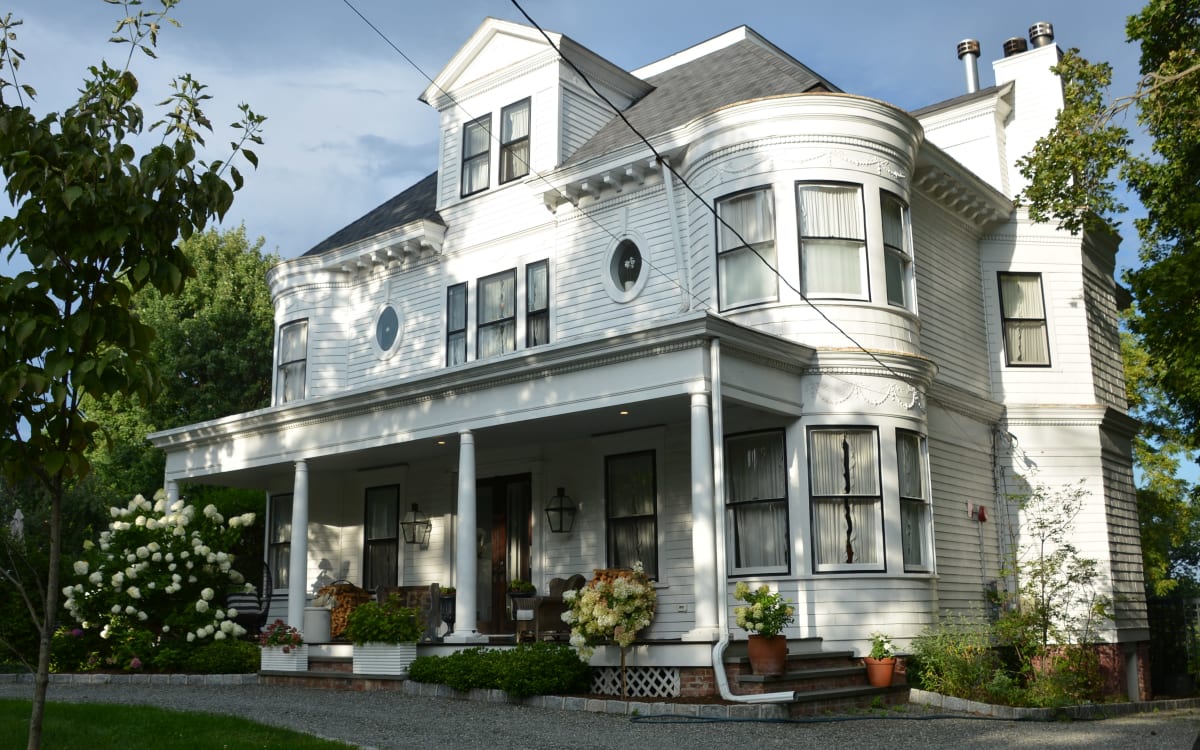 Hudson riverfront vintage home, Nyack, NY Production Peerspace