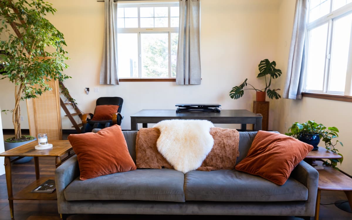 Luxury furnished and modern open apartment/ photo studio., ARCATA, CA