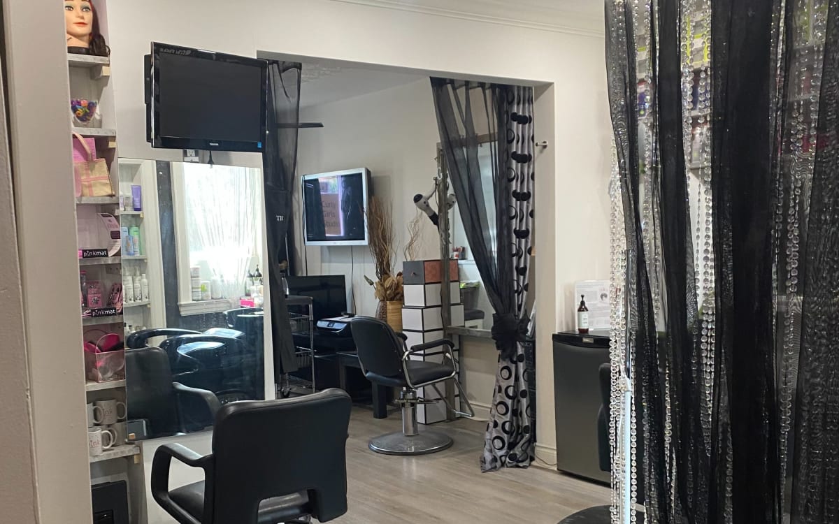 Upper Level Boutique Salon, Toronto Production Peerspace