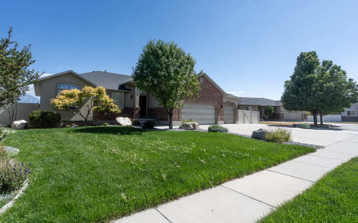 Rustic Mountain 5BD Home, West Jordan, UT Production Peerspace