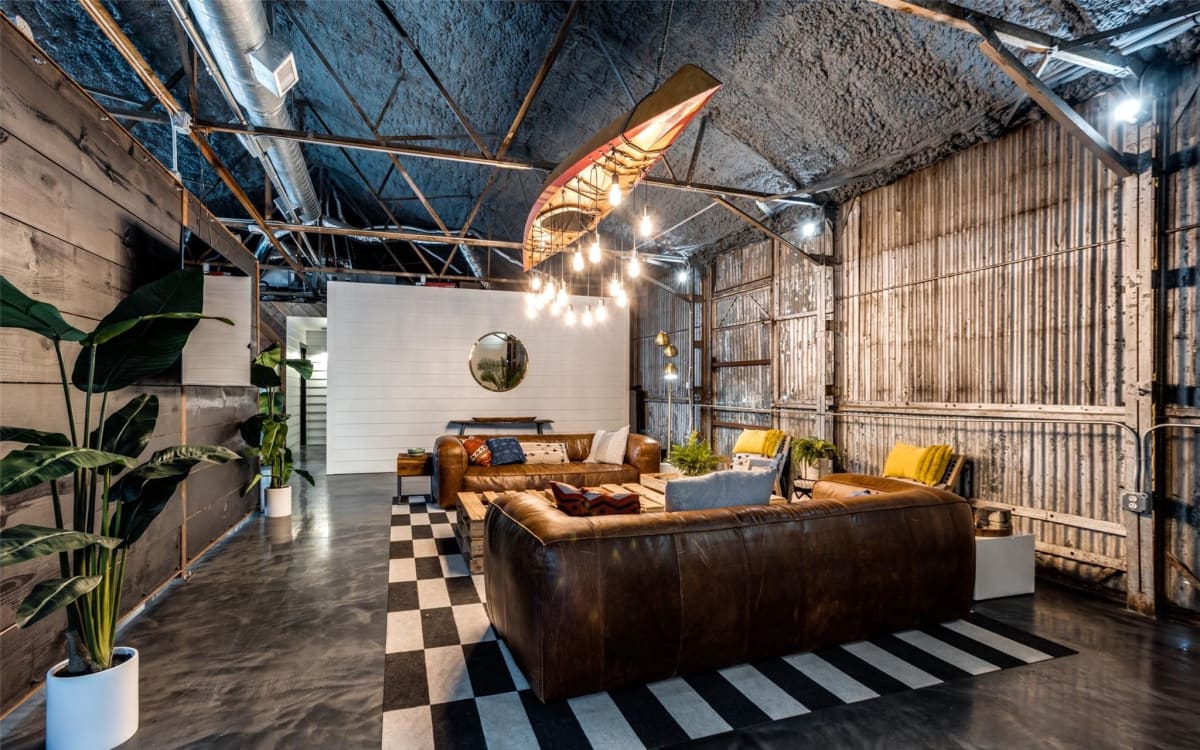 Luxe Warehouse Luxurious Warehouse in Dallas, Dallas, TX Production