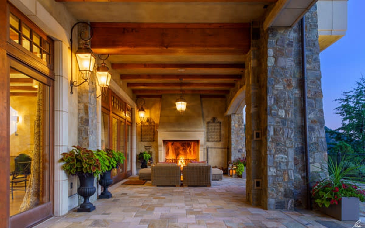 Chateau Okanagan, Kelowna Production Peerspace