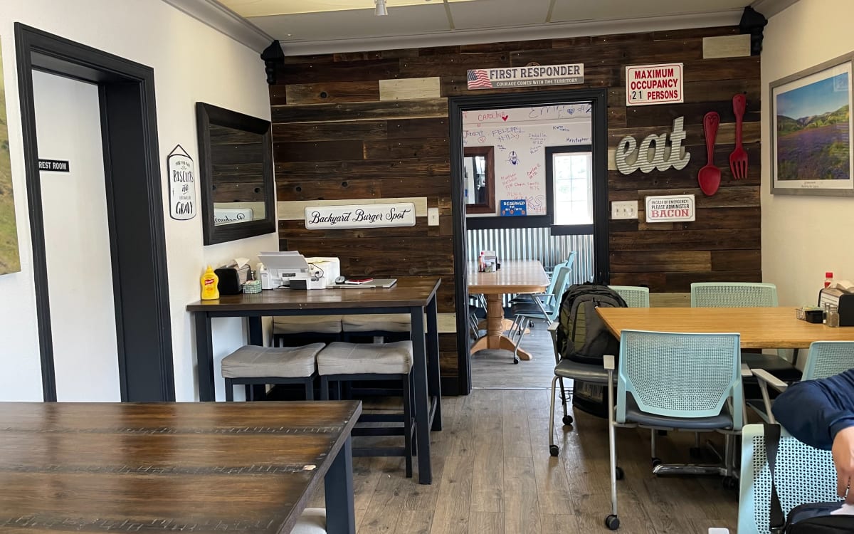 Traditional American Cafe Deli Diner With Mountain View, Frazier Park