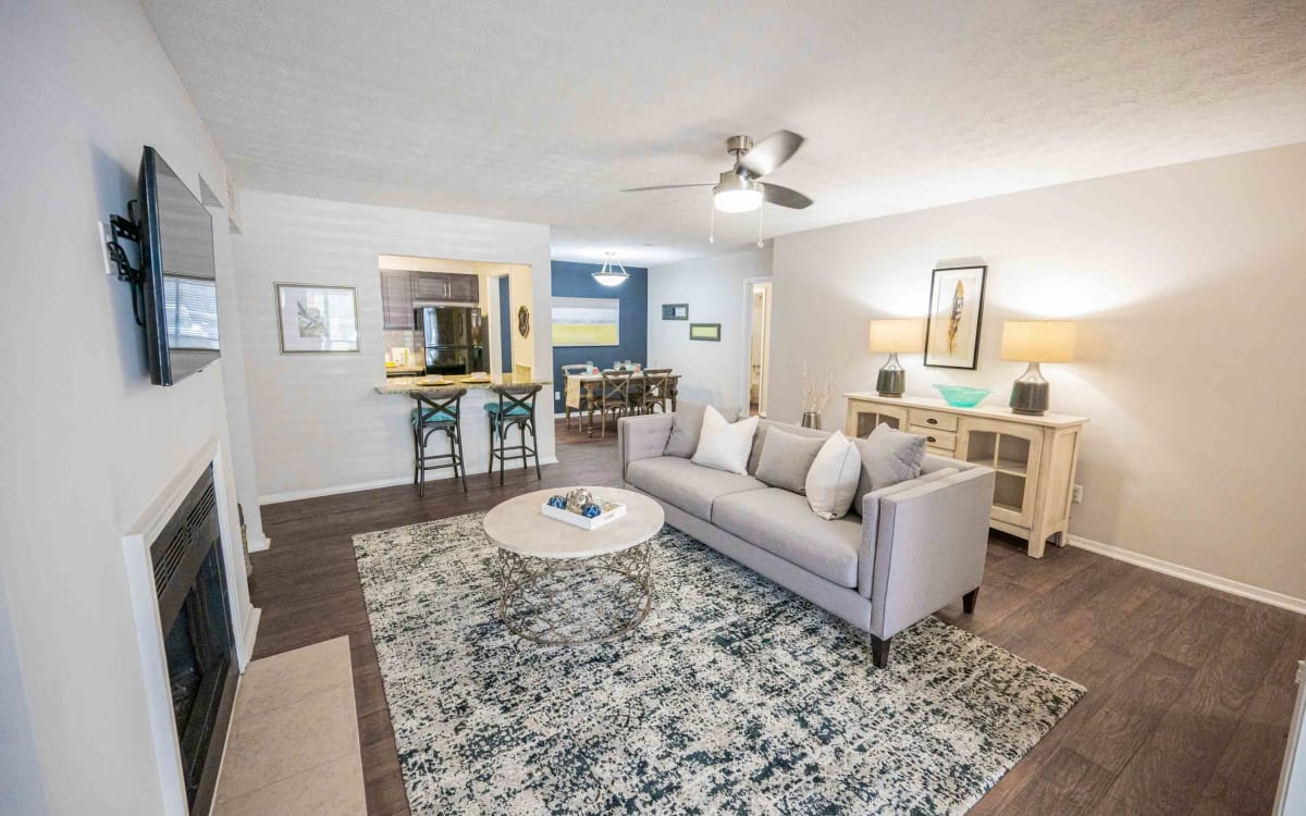 Luxury North Decatur Apartment Free safe parking on premises, Decatur