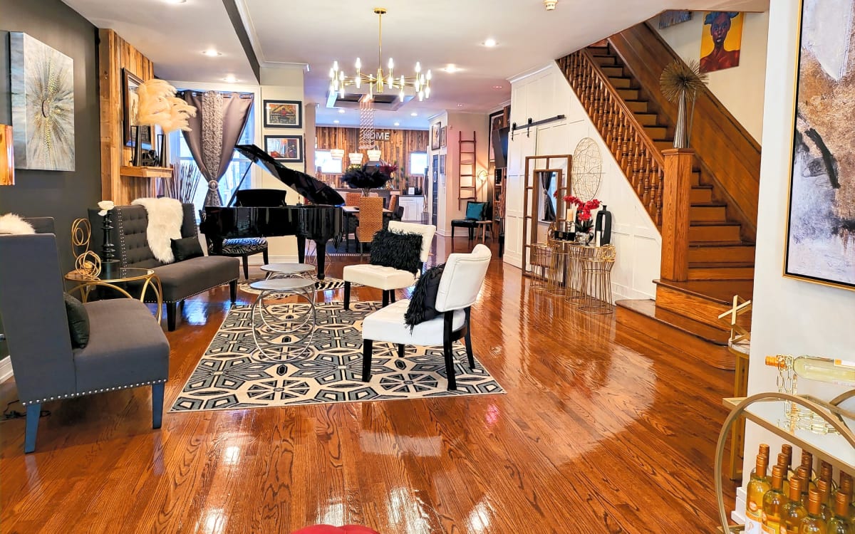 Catch a Pure Vibe in this Bronzeville Beauty, Chicago, IL Production