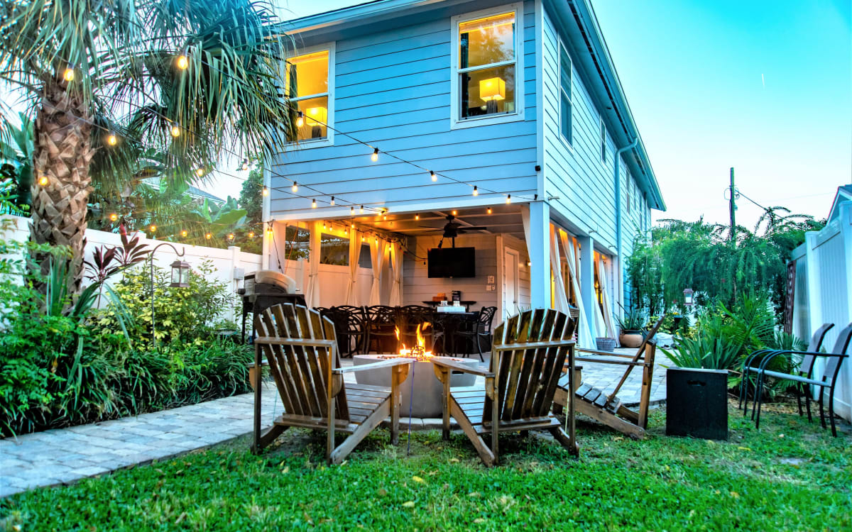 Seventh Seas Coastal Townhome with Perfect Backyard, jacksonville beach