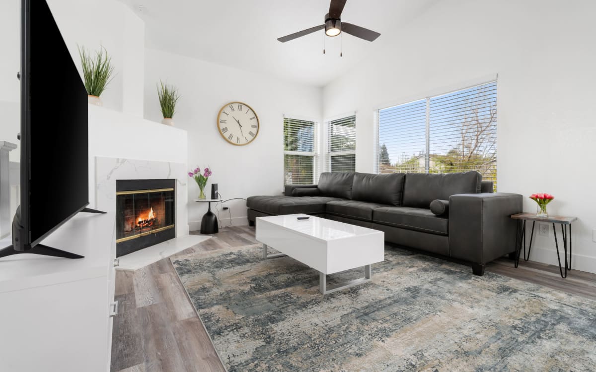 Brand New Spacious Modern Home, Elk Grove, CA Production Peerspace