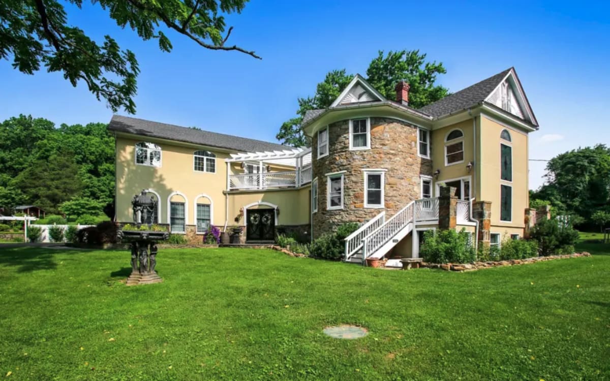 Loudoun Luxury B & B with Gardens, Lovettsville, VA Event