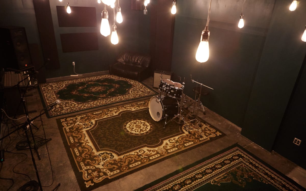 Green Room Music Studio in Los Angeles, Los Angeles, CA Production Peerspace