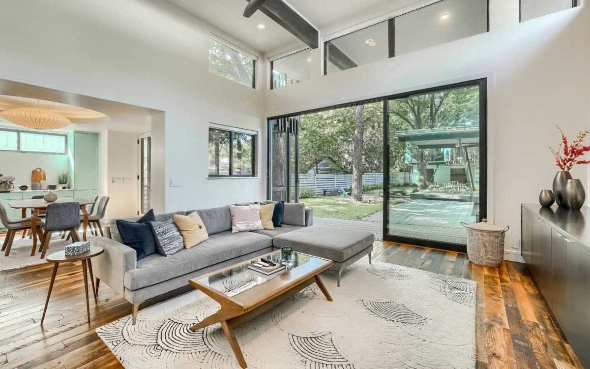 Modern and Spacious Villa Near Zilker park, Austin, TX Production