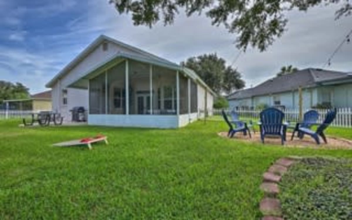 Beautiful home w/ Game Room, Fire Pit and backyard, Brandon, FL