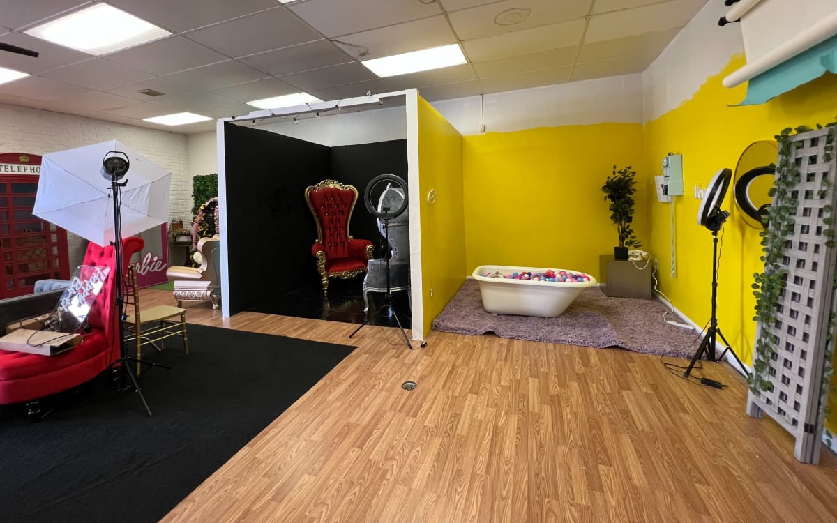 Picture Yourselfie | Selfie Studio with Multiple Themed Sets, Milford ...