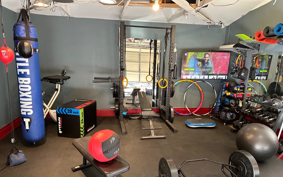 Southbay Garage Gym for Boxing Weightlifting Crossfit Gardena