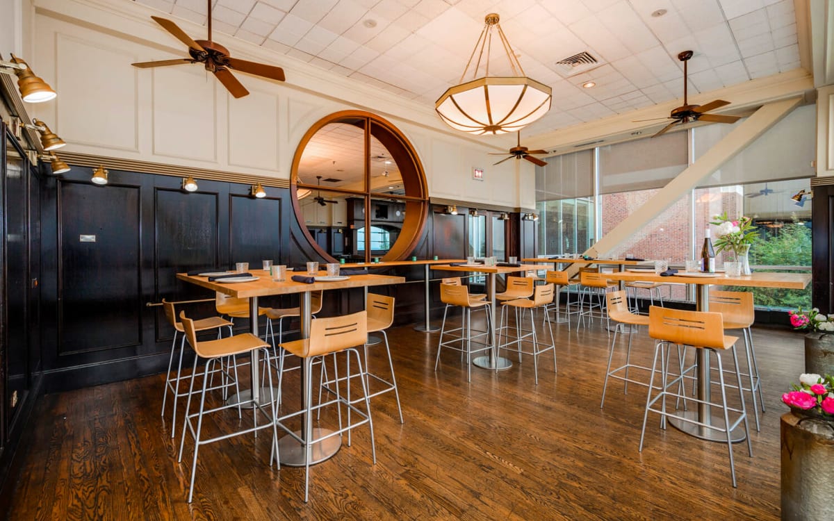 Navy Pier Restaurant, Bar & Event Space with Skyline & Lake Views