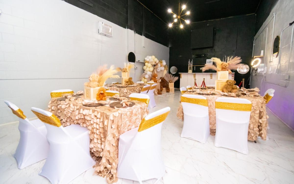 Sip & Click PA Newest Event Space with a SelfieStudio, YORK, PA