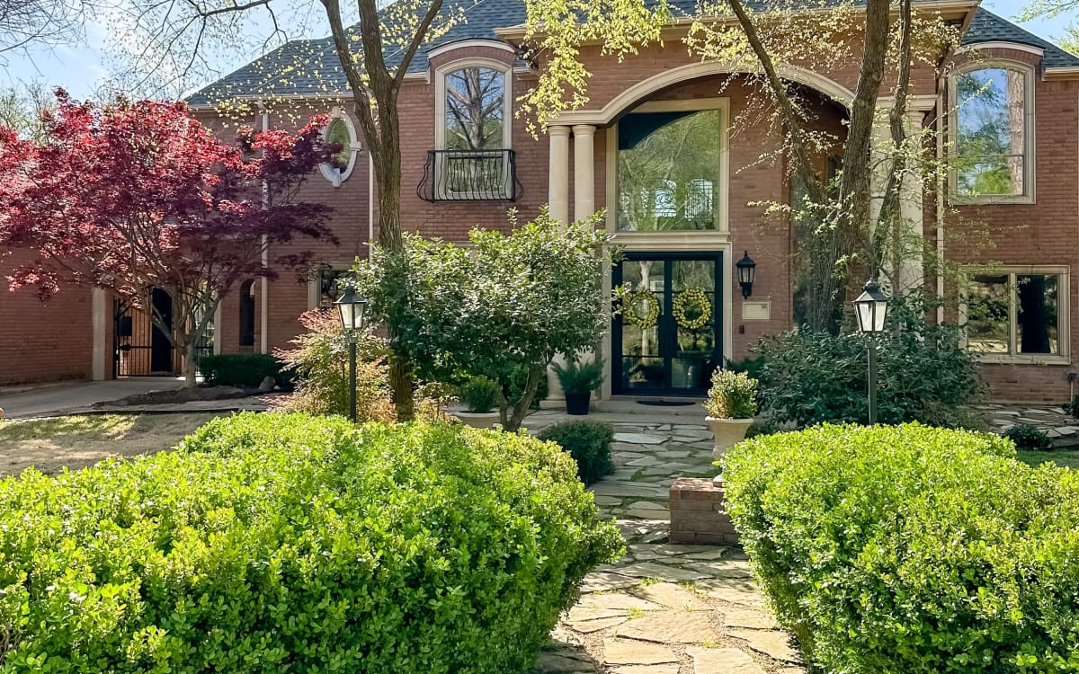 Large Suburban Provincial/Neoclassical Estate, Lots of Natural Light