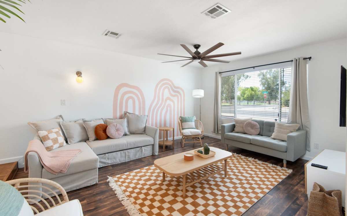 Private Mesa Home Large Open Floor Plan Backyard with Pool, Spa