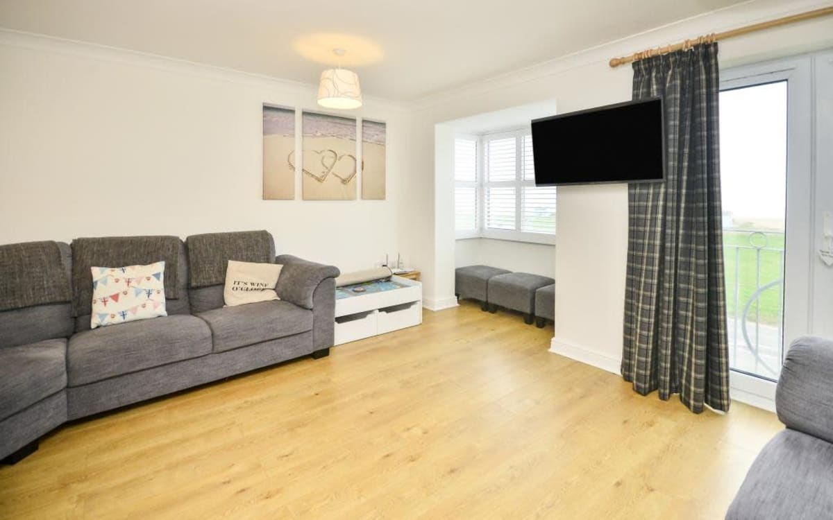 Seafront Beach house with Sea views Townhouse, Littlestone, Kent