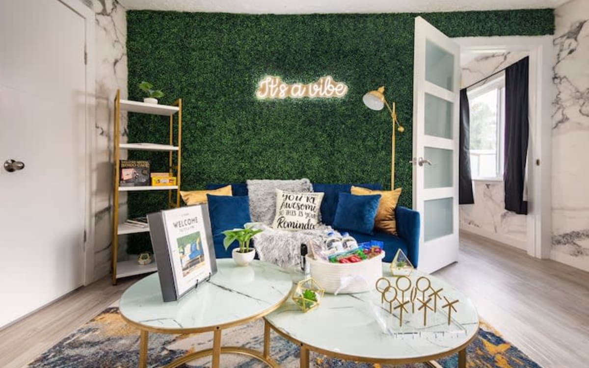 Modern Paradise Guesthouse NEAR Hard Rock Stadium, Miami, FL