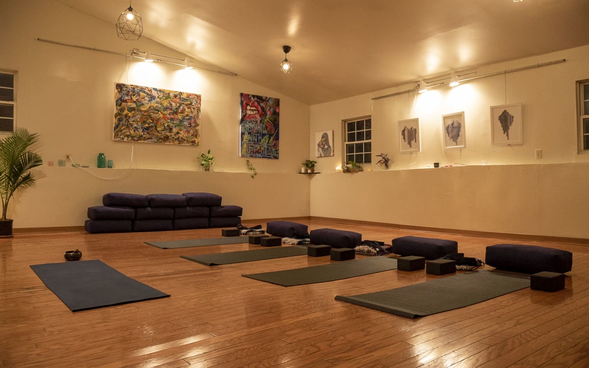 How Much Does it Cost to Rent a Yoga Studio? - Peerspace
