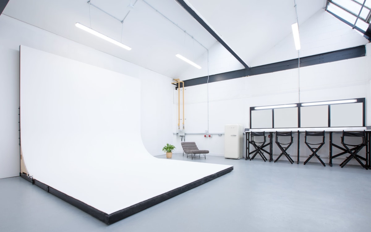 Bright Studio Space With Mobile Cove, London, Production